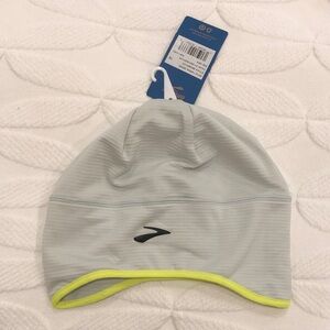 NWT - Brooks Thin Thermal Beanie